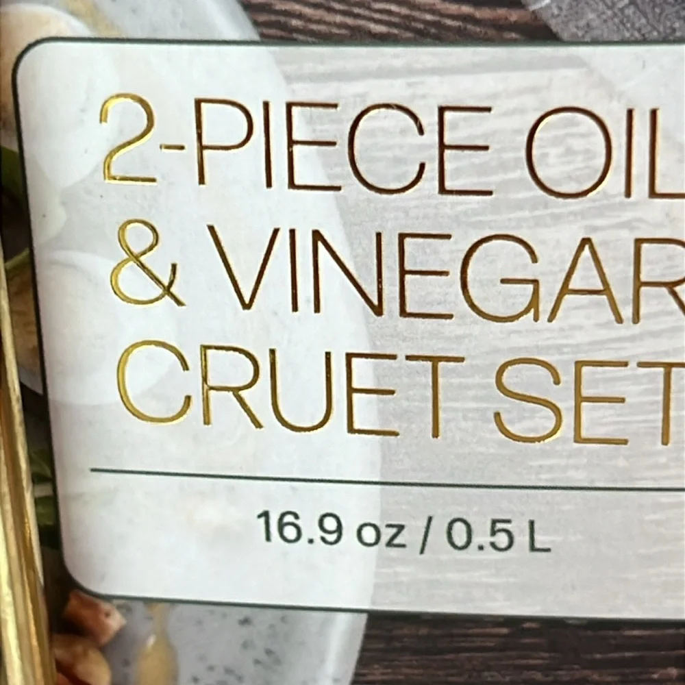 Cute. 2pc Vinegar Cruet Set..
